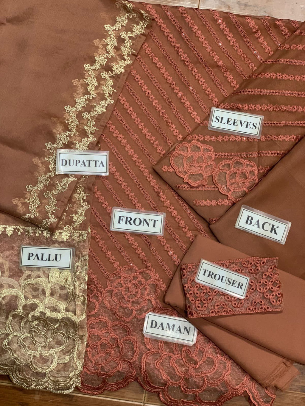 FABRIC
CHIFFON dress